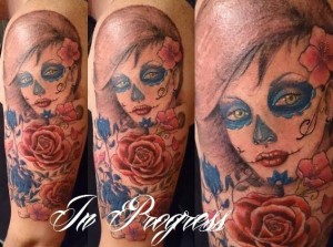 losmuertos-woman-flowers-tattoo  