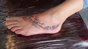 foot-tekst-tattoo   